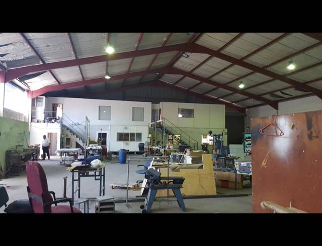 925M² FACTORY TO LET IN SAXON INDUSTRIAL